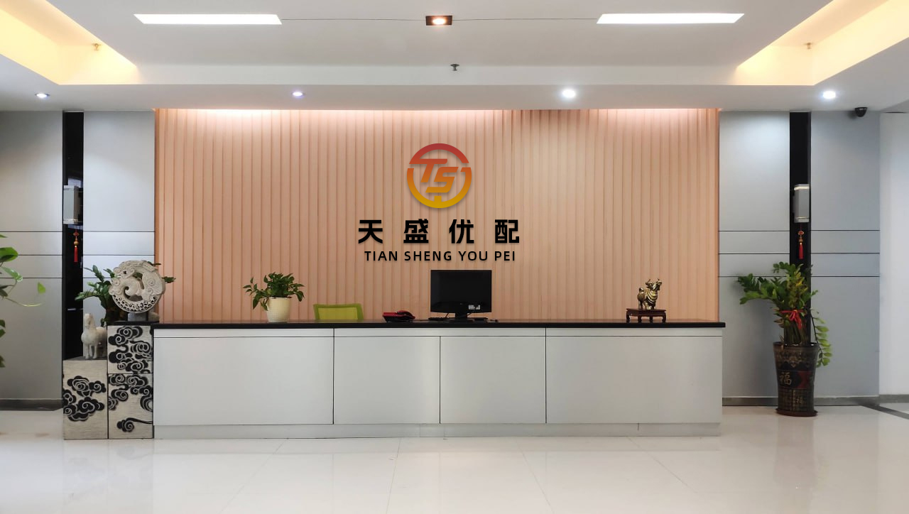 贝贝查 今日狗血丨男友为我和现女友分手转头却说“我现在不想活了”，我要坚持还是放手？